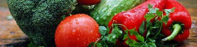 Brokkoli, Tomate und Pabrika stehen für frisches Gemüse und Gesundheit